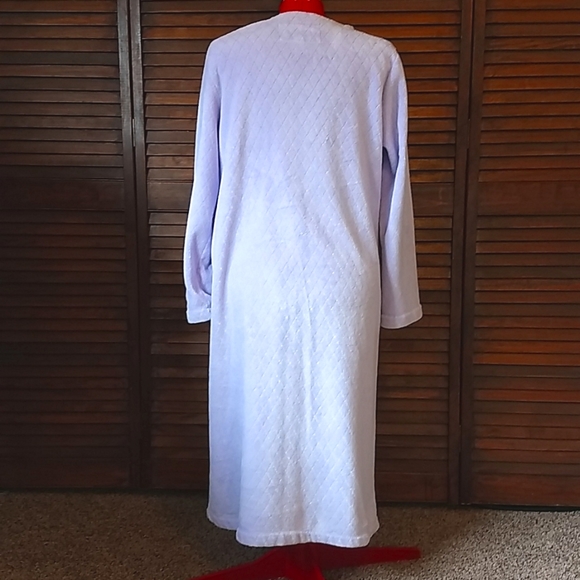 Ladies Robe - Picture 2 of 4